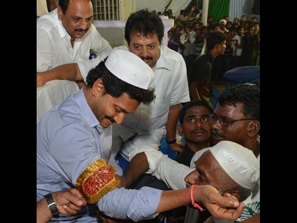 వైయస్ జగన్ దీక్ష వైయస్ జగన్ దీక్ష