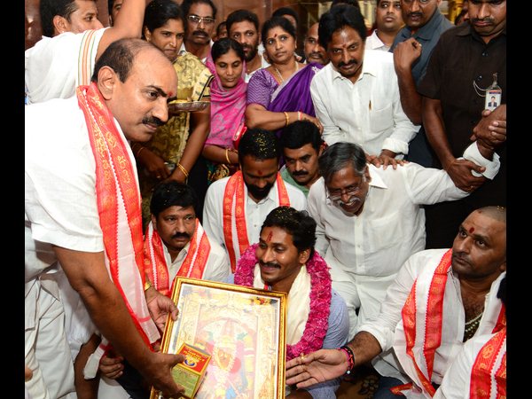 వైయస్ జగన్ దీక్ష వైయస్ జగన్ దీక్ష