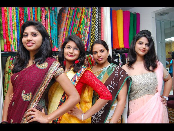 చీరలోనే సింగారం