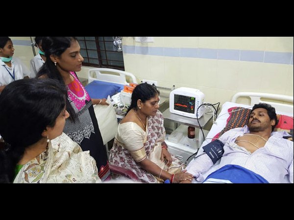 కుటుంబ సభ్యుల పరామర్శ