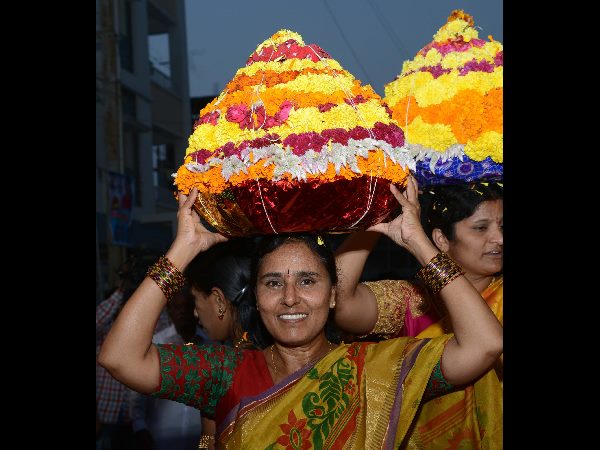 బతుకమ్మ సంబరాలు బతుకమ్మ సంబరాలు