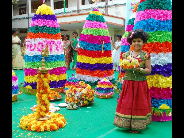 బతుకమ్మ సంబరాలు బతుకమ్మ సంబరాలు