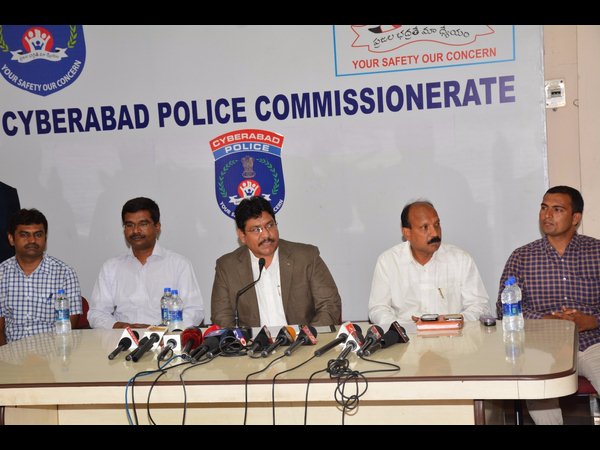 నైజీరియన్లు పట్టుకున్నాం