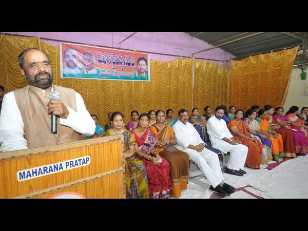 ఘనంగా బతుకమ్మ: విశేష స్పందన