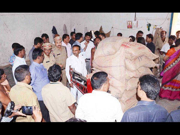 మంత్రి తనిఖీలు