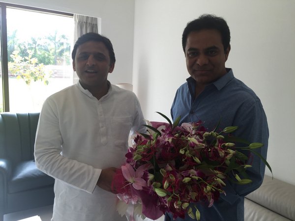 అఖిలేష్‌తో కెటిఆర్