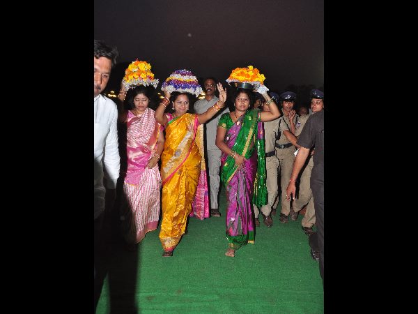 బతుకమ్మ సంబరాలు