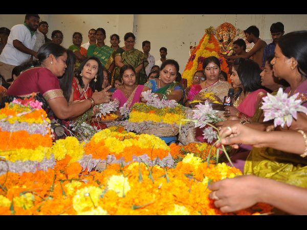 బతుకమ్మ సంబరాలు