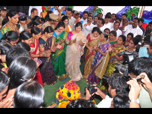 బతుకమ్మ సంబరాలు