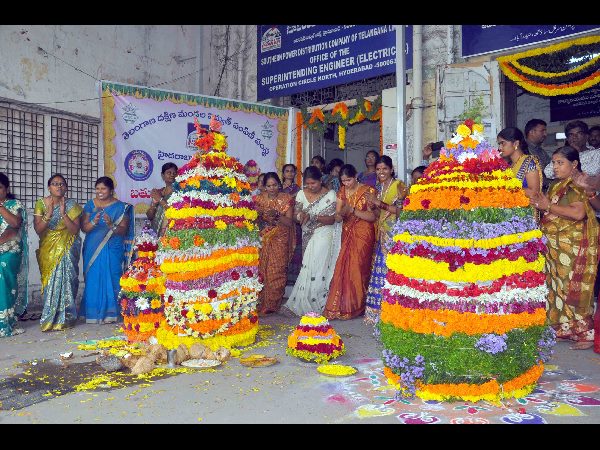 బతుకమ్మ సంబరాలు