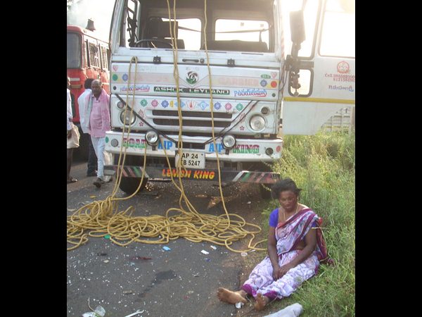 పెళ్లి బృందంలో 15 మంది దుర్మరణం