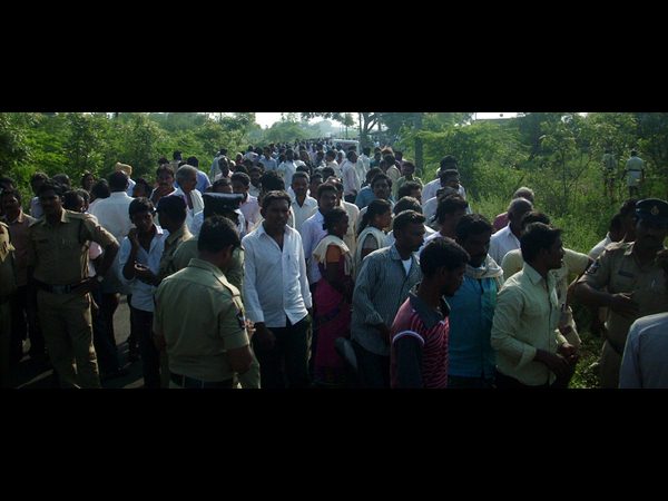 పెళ్లి బృందంలో 15 మంది దుర్మరణం