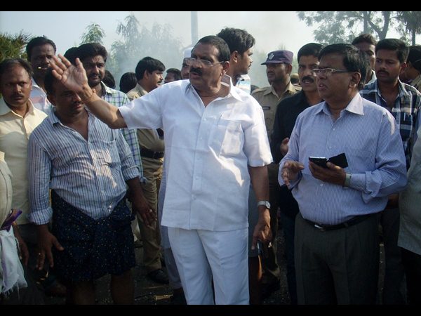 ప్రమాదానికి కారణం బస్సు డ్రైవరే