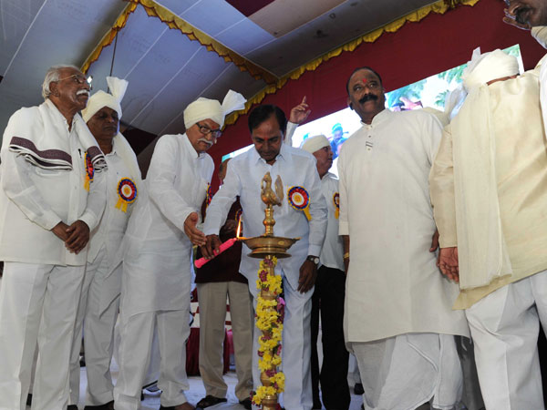 KCR comments on Tank Bund statues 