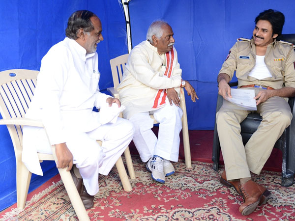 Dattatreya invites Pawan Kalyan to Alay Bhalay