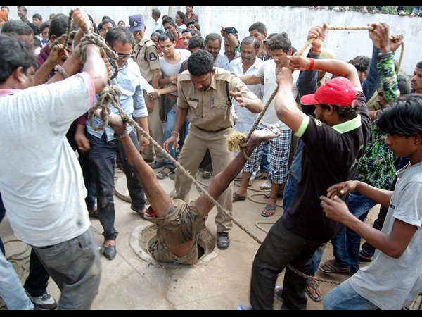 నగరంలోని మ్యాన్‌హోల్‌కు నిండు ప్రాణం బలి