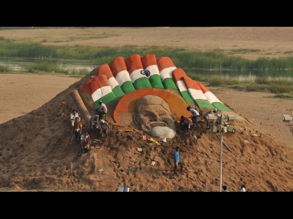 అన్ని రోడ్లు అటు వైపే: అమరావతికి వెళ్లే వారు ఏ రూట్లో ఎలా అన్ని రోడ్లు అటు వైపే: అమరావతికి వెళ్లే వారు ఏ రూట్లో ఎలా