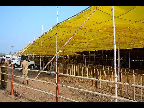 అన్ని రోడ్లు అటు వైపే: అమరావతికి వెళ్లే వారు ఏ రూట్లో ఎలా అన్ని రోడ్లు అటు వైపే: అమరావతికి వెళ్లే వారు ఏ రూట్లో ఎలా