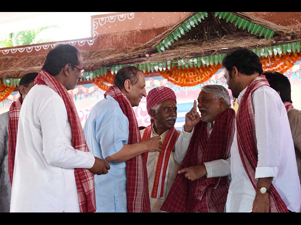 అలయ్ బలయ్ అంటే తెలుసా?: 'దత్తాత్రేయ ప్రజల మనిషి', ప్రధాని మోడీ సందేశం