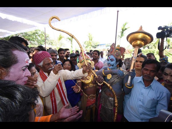 దత్తన్న అలయ్ బలయ్: ఇద్దరు చంద్రులు మళ్లీ కలుస్తారా?