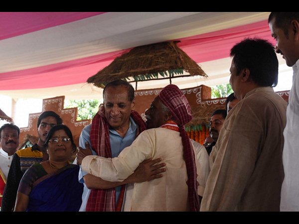 దత్తన్న అలయ్ బలయ్: ఇద్దరు చంద్రులు మళ్లీ కలుస్తారా?