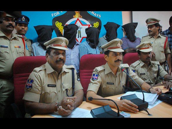సిసి కెమెరాలు పట్టిచ్చాయి.