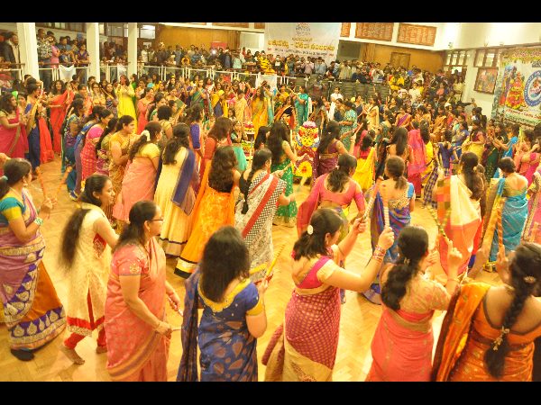 బతుకమ్మ-దసరా వేడుకలు