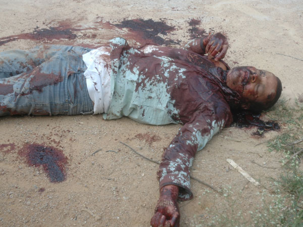  భార్యపై కానిస్టేబుల్ భర్త అనుమానం: కత్తులతో దాడి, భర్త మృతి 