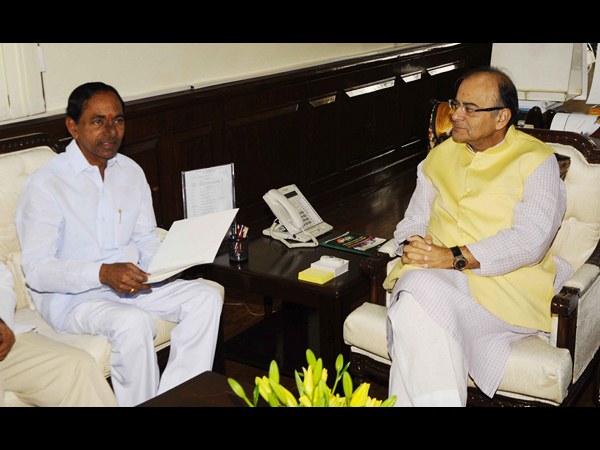 రుణ పరిమితి పెంచండి: జైట్లీతో కేసీఆర్‌