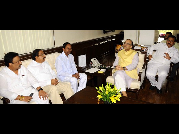 రుణ పరిమితి పెంచండి: జైట్లీతో కేసీఆర్‌