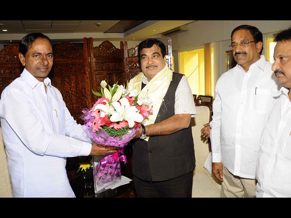 రుణ పరిమితి పెంచండి: జైట్లీతో కేసీఆర్‌