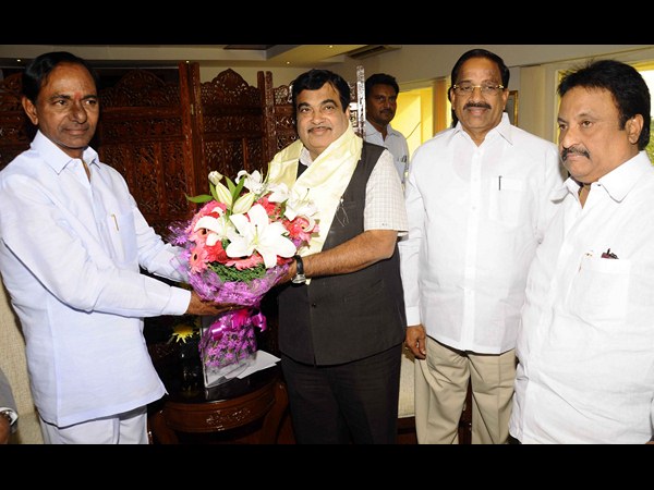 రుణ పరిమితి పెంచండి: జైట్లీతో కేసీఆర్‌
