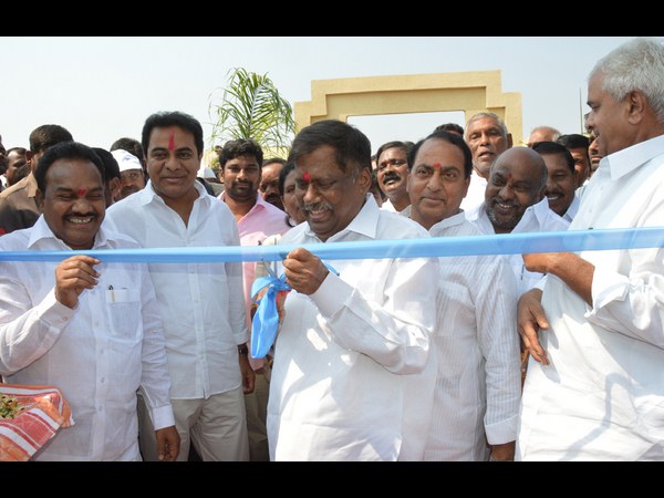 గిరిజన పోరాట యోధుడంటే ఏపీకి చెందిన అల్లూరేనా: భీం వర్ధంతి సభలో కేటీఆర్ గిరిజన పోరాట యోధుడంటే ఏపీకి చెందిన అల్లూరేనా: భీం వర్ధంతి సభలో కేటీఆర్