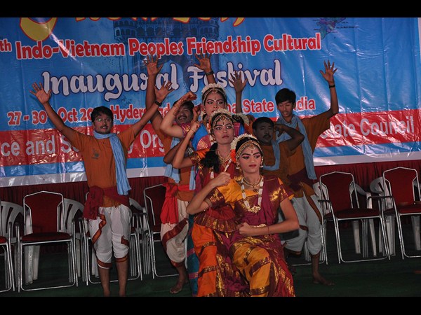 ఘనంగా ఇండో-వియత్నాం కల్చరల్ ఫెస్ట్