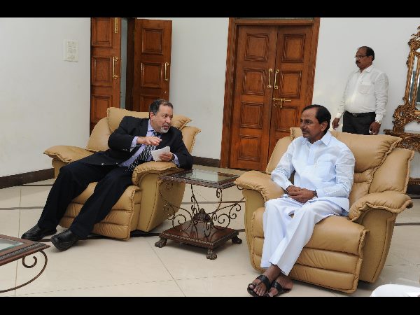 కెసిఆర్‌తో ప్రతినిధులు