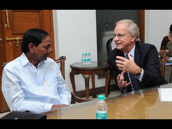 కెసిఆర్‌తో ప్రతినిధులు