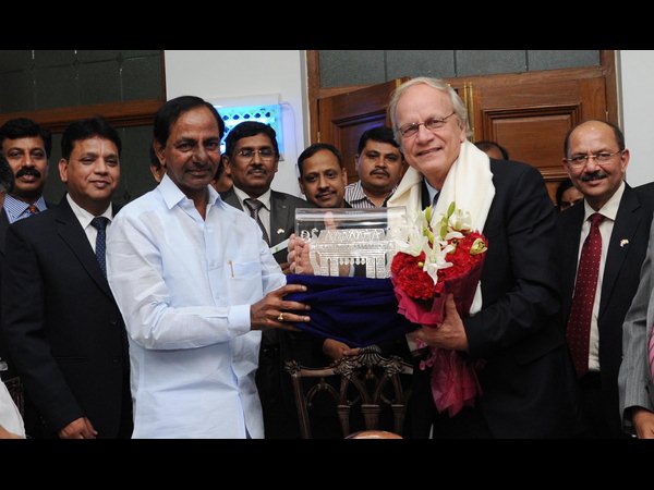 కెసిఆర్‌తో ప్రతినిధులు