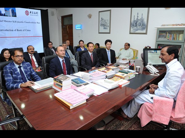 కెసిఆర్‌తో ప్రతినిధులు