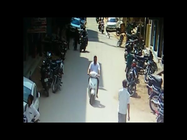 చైన్ స్నాచర్లు