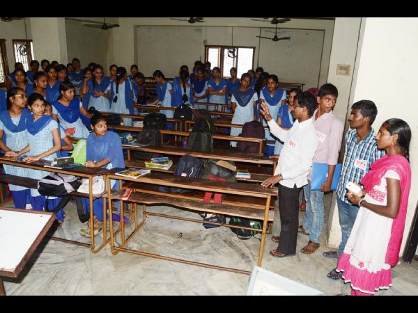 విద్యార్థిని ఆత్మహత్య