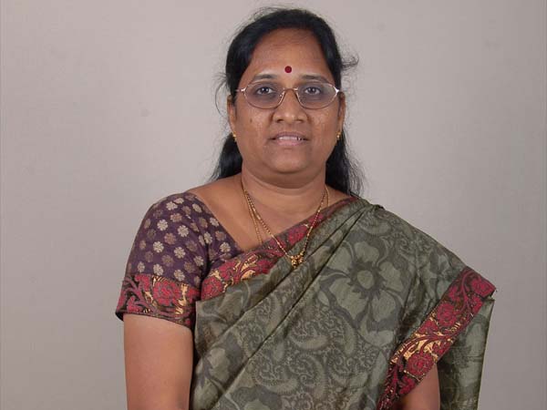 AP govt gives rs.100 cr for kapu quota is not right says vasireddy padma AP govt gives rs.100 cr for kapu quota is not right says vasireddy padma