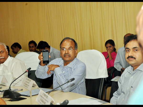 దీపావళికి ప్రత్యేక రైళ్లు