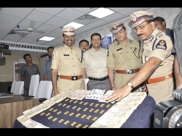 స్వాధీనం చేసుకున్న సొత్తు