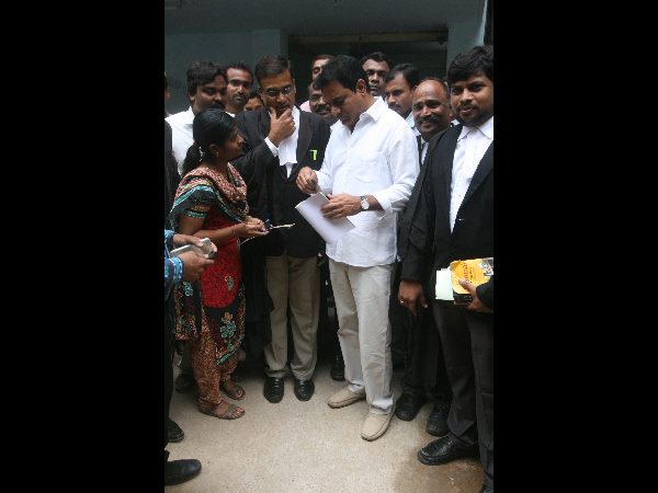 కోర్టుకు కెటిఆర్