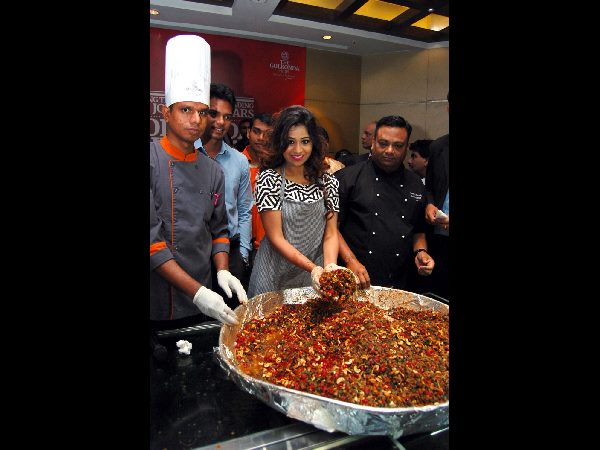 మనాలీ రాథోడ్ సందడి