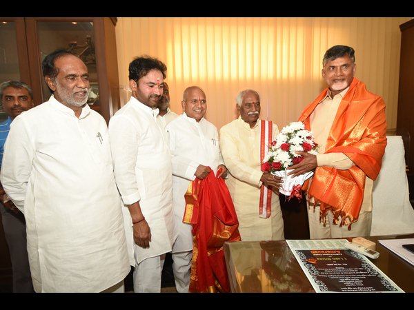 వరంగల్‌లో ప్రచారానికి రండి: ఎర్రబెల్లితో మాట్లాడి చెబుతానన్న బాబు