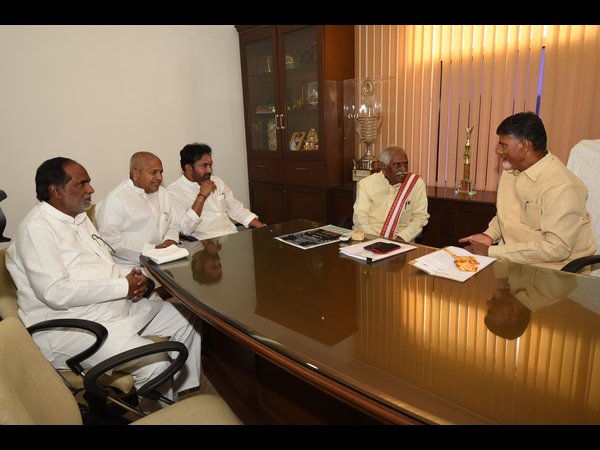 వరంగల్‌లో ప్రచారానికి రండి: ఎర్రబెల్లితో మాట్లాడి చెబుతానన్న బాబు