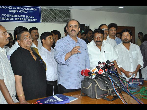 ‘నంది' అవార్డు పేరు మారనుంది ‘నంది' అవార్డు పేరు మారనుంది