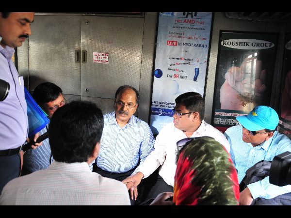 ఆలస్యంగా ఎంఎంటీఎస్‌ రైళ్లు