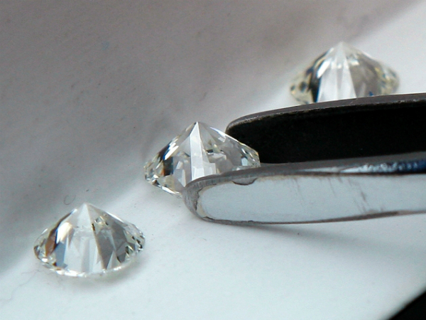 Blue Moon Diamond Fetches Record Rs.284 Crore at Geneva auction Blue Moon Diamond Fetches Record Rs.284 Crore at Geneva auction